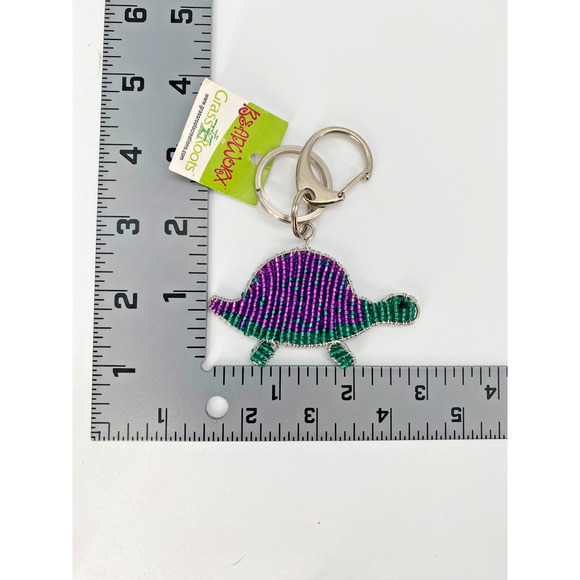 Disney Animal Kingdom Beadworx GrassRoots Keyring - Purple and Green Turtle NEW - Picture 2 of 3